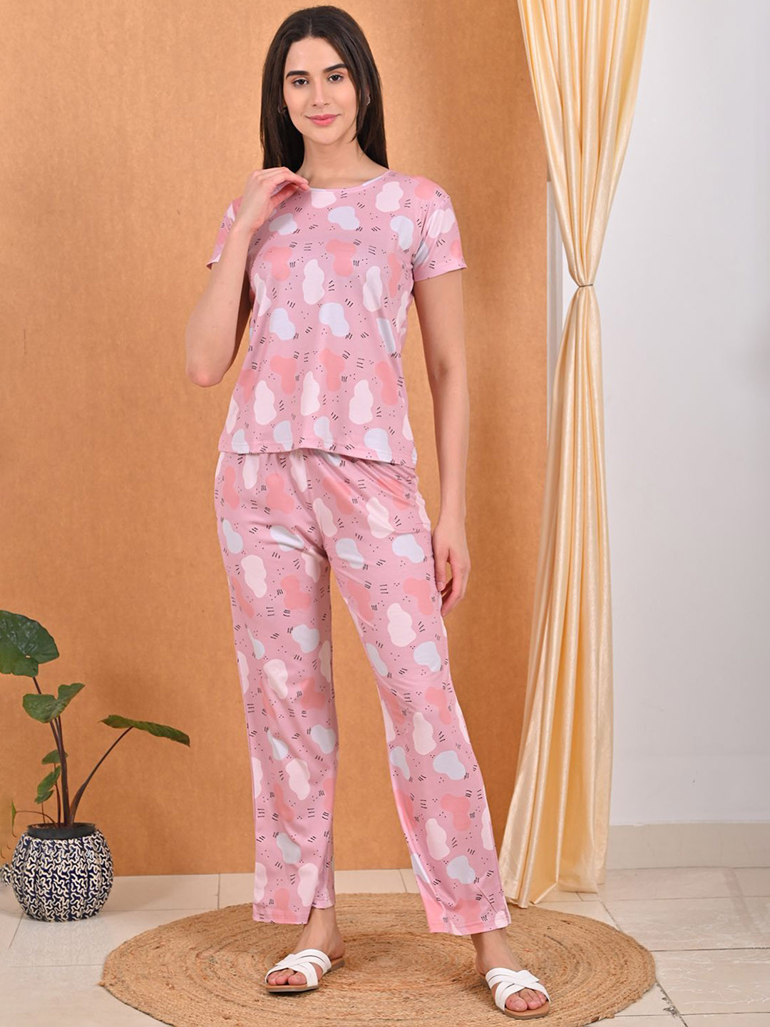 

GOLDSTROMS Printed T-Shirt & Pyjamas, Pink