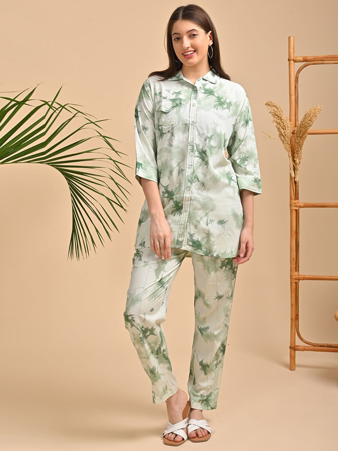 

GOLDSTROMS Abstract Printed Shirt With Trousers, Green
