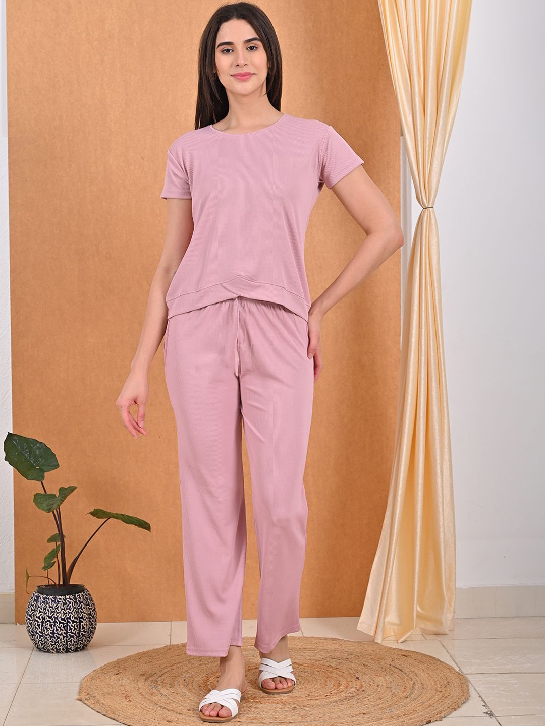 

GOLDSTROMS Round Neck T-Shirt & Pyjamas, Pink