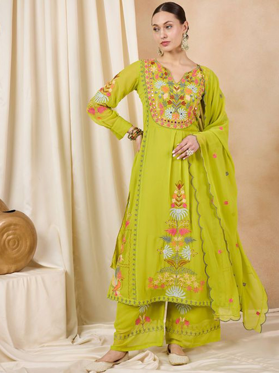 

Fashionuma Floral Embroidered Notched Neck Georgette A-Line Kurta With Trousers & Dupatta, Green