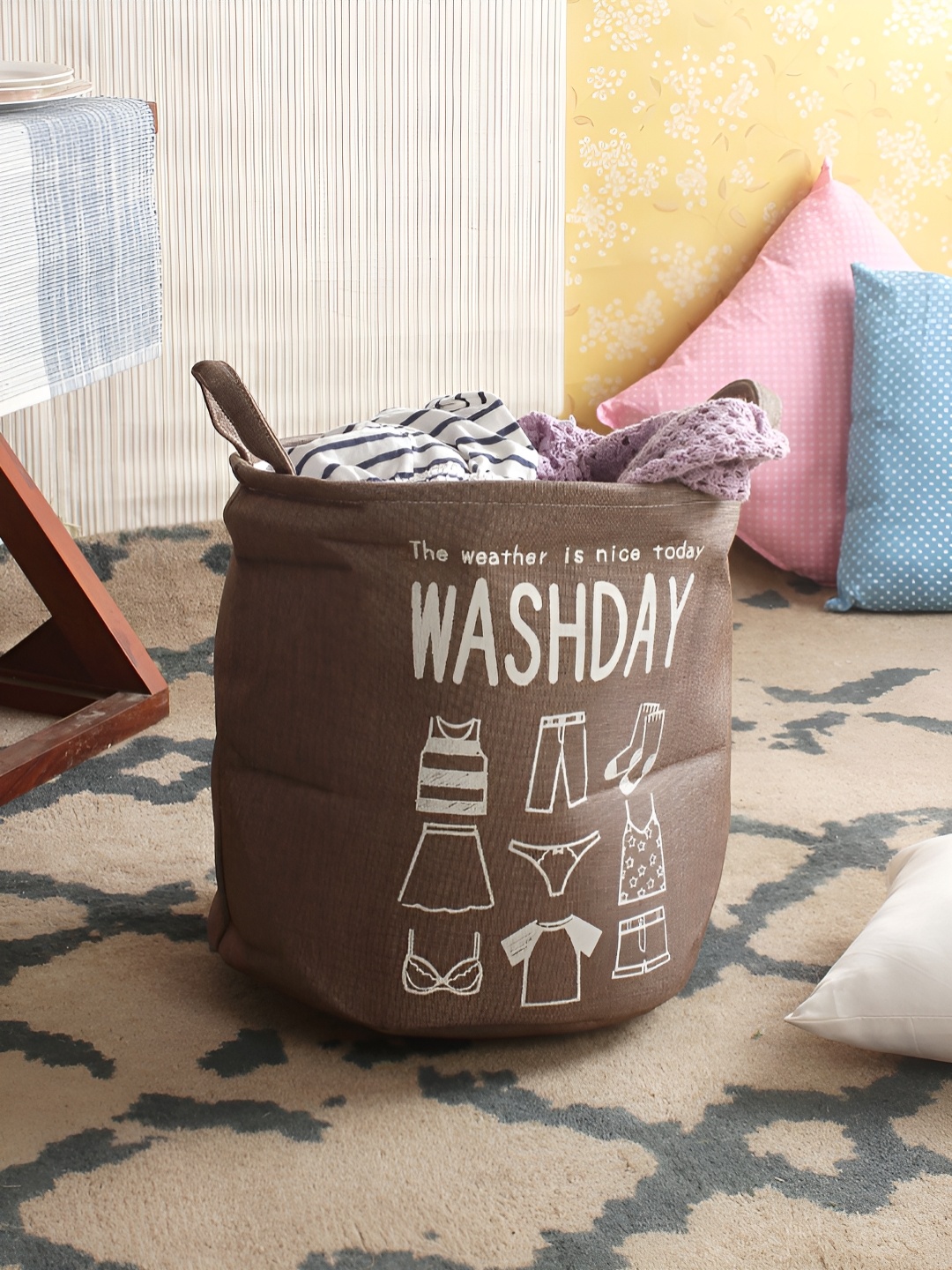 

Aura Brown Printed Foldable Laundry Bag
