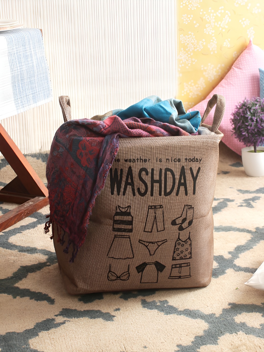 

Aura Beige Printed Foldable Laundry Bag