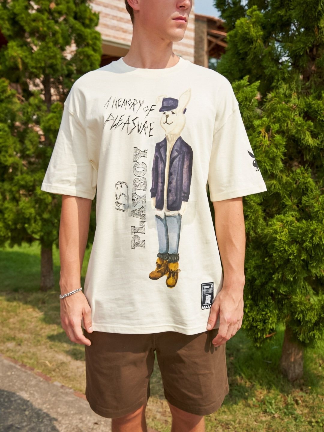 

Bonkers Corner Men Henley Neck Applique cottonT-shirt, Beige