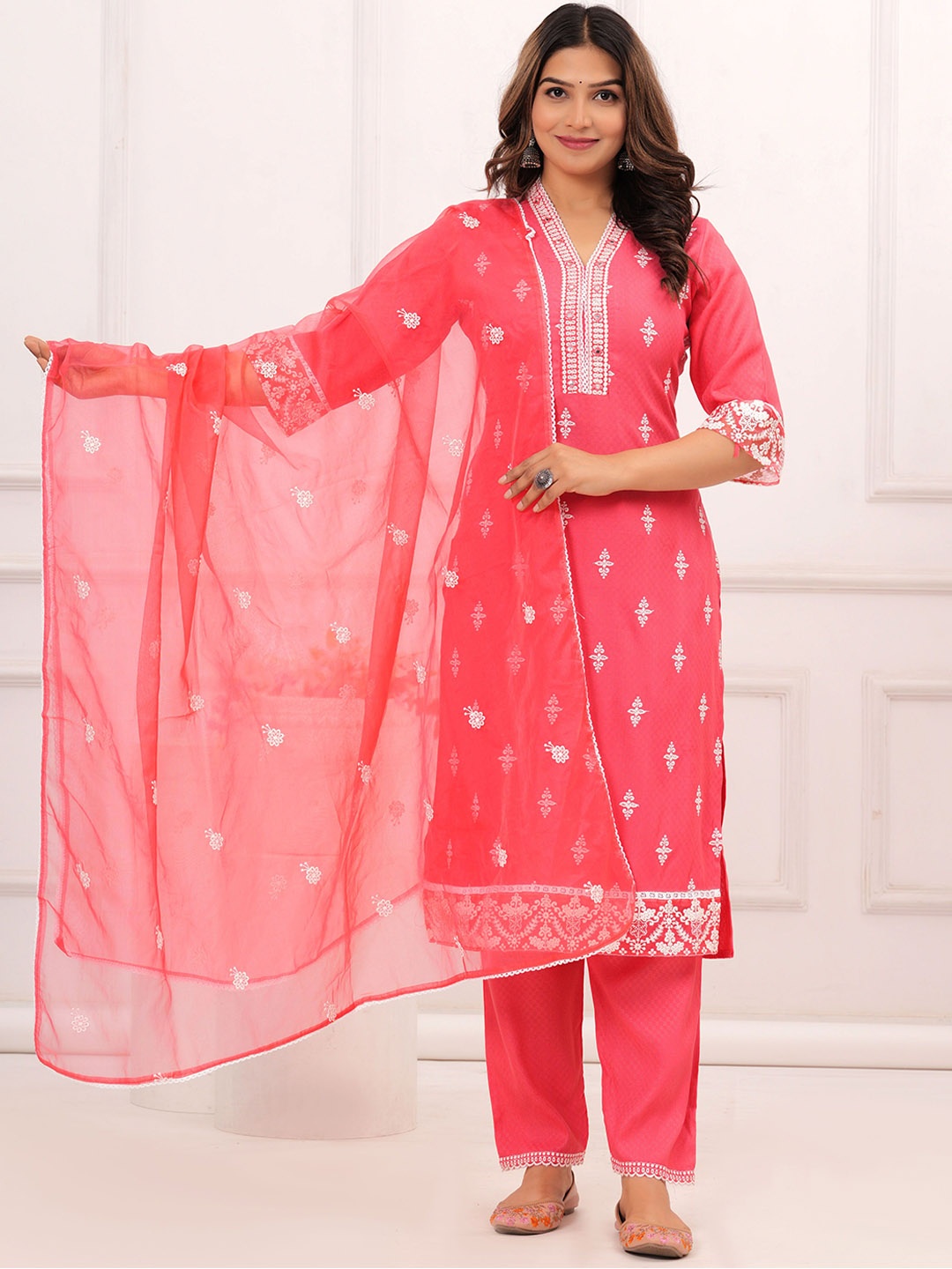 

PARUCREATION Floral Embroidered Regular Thread Work Kurta with Trousers & Dupatta, Coral