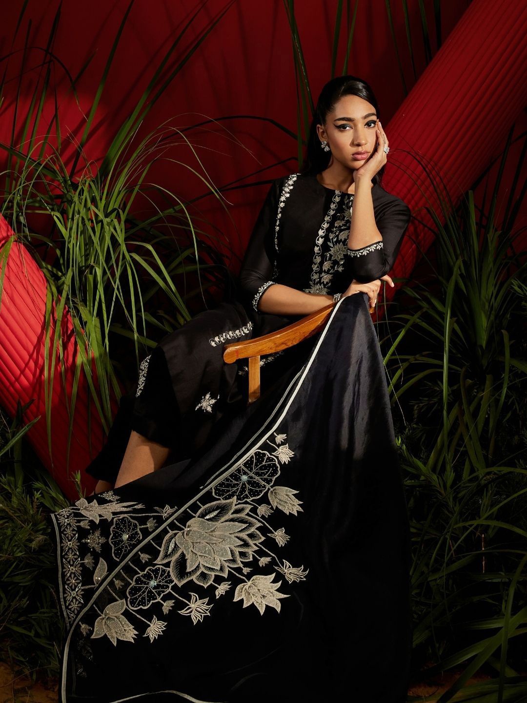 

Shreeka Embroidered Regular Thread Work Kurta With Palazzos & Dupatta, Black