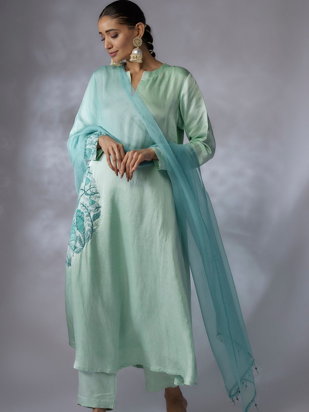 

Shreeka Women Embroidered Solid Pure Cotton Kurta Set, Green
