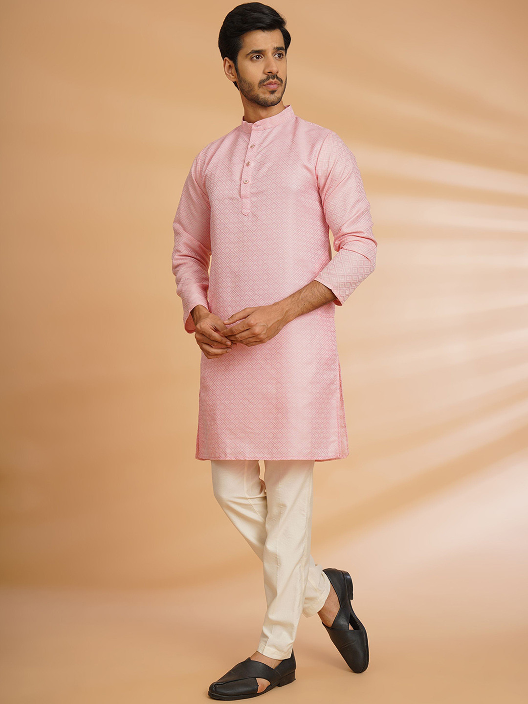 

Shiv Leela Geometric Woven Design Mandarin Collar Jacquard Straight Kurta, Pink
