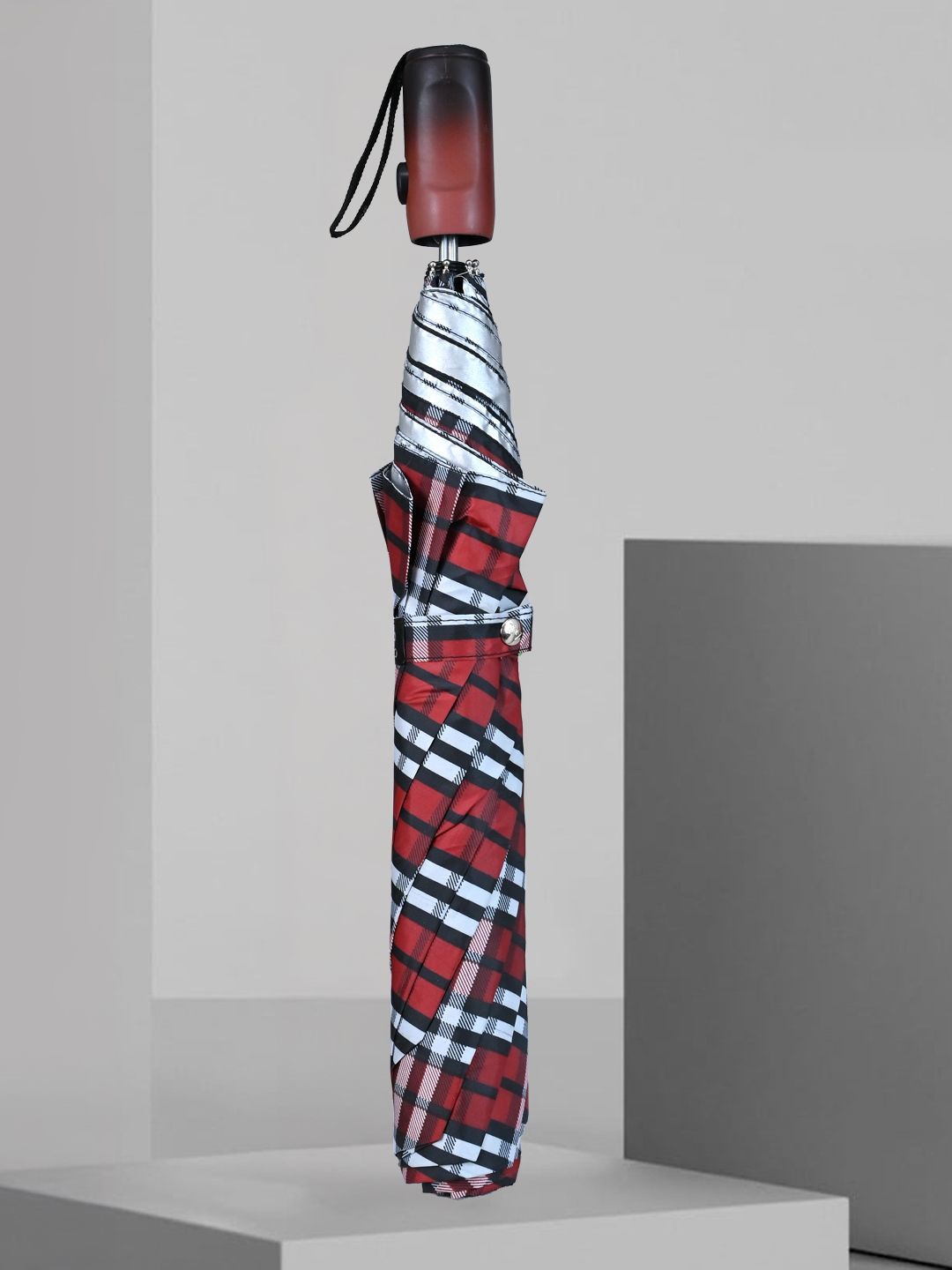 

Cortina Manual 2 Fold Striped Large Automatic Folding Umbrella, Red