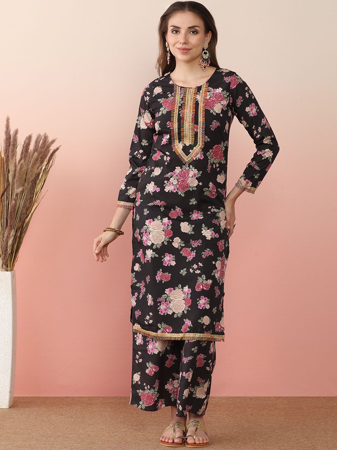 

Ahalyaa Floral Printed Regular Gotta Patti Kurta with Palazzos & With Dupatta, Black
