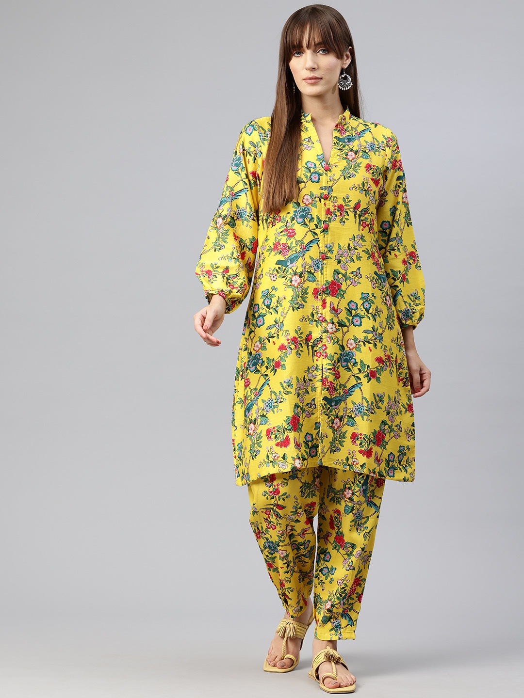 

BUTA BUTI Women Chakor Printed Kurta & Trousers Set, Yellow
