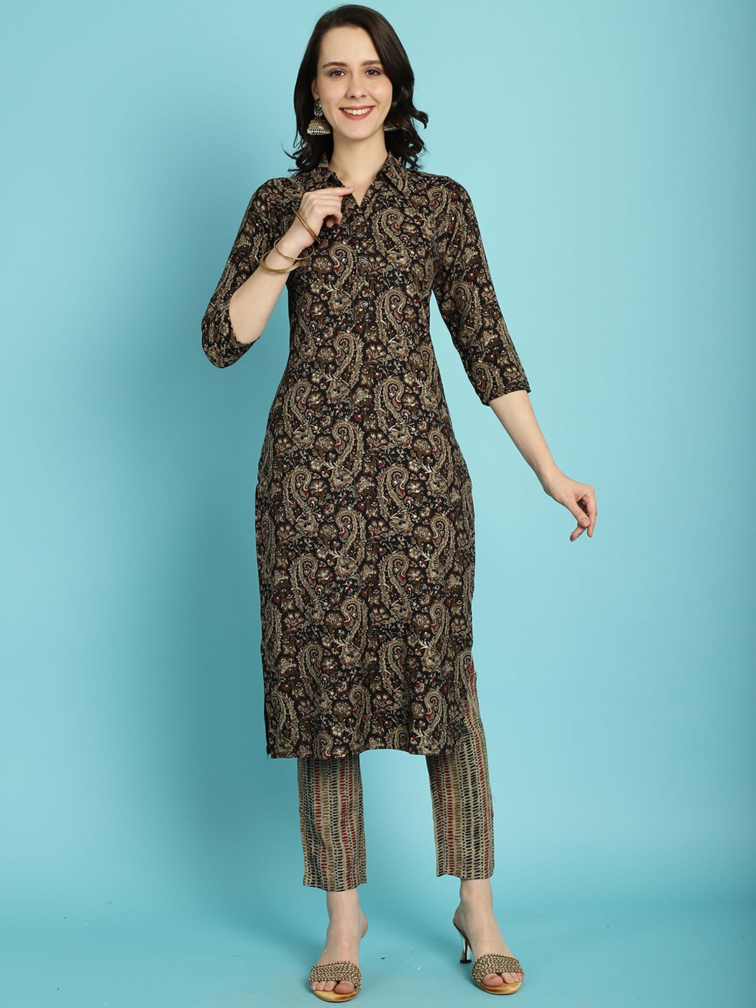 

KALINI Floral Printed Shirt Collar Straight Kurta With Trouser, Black