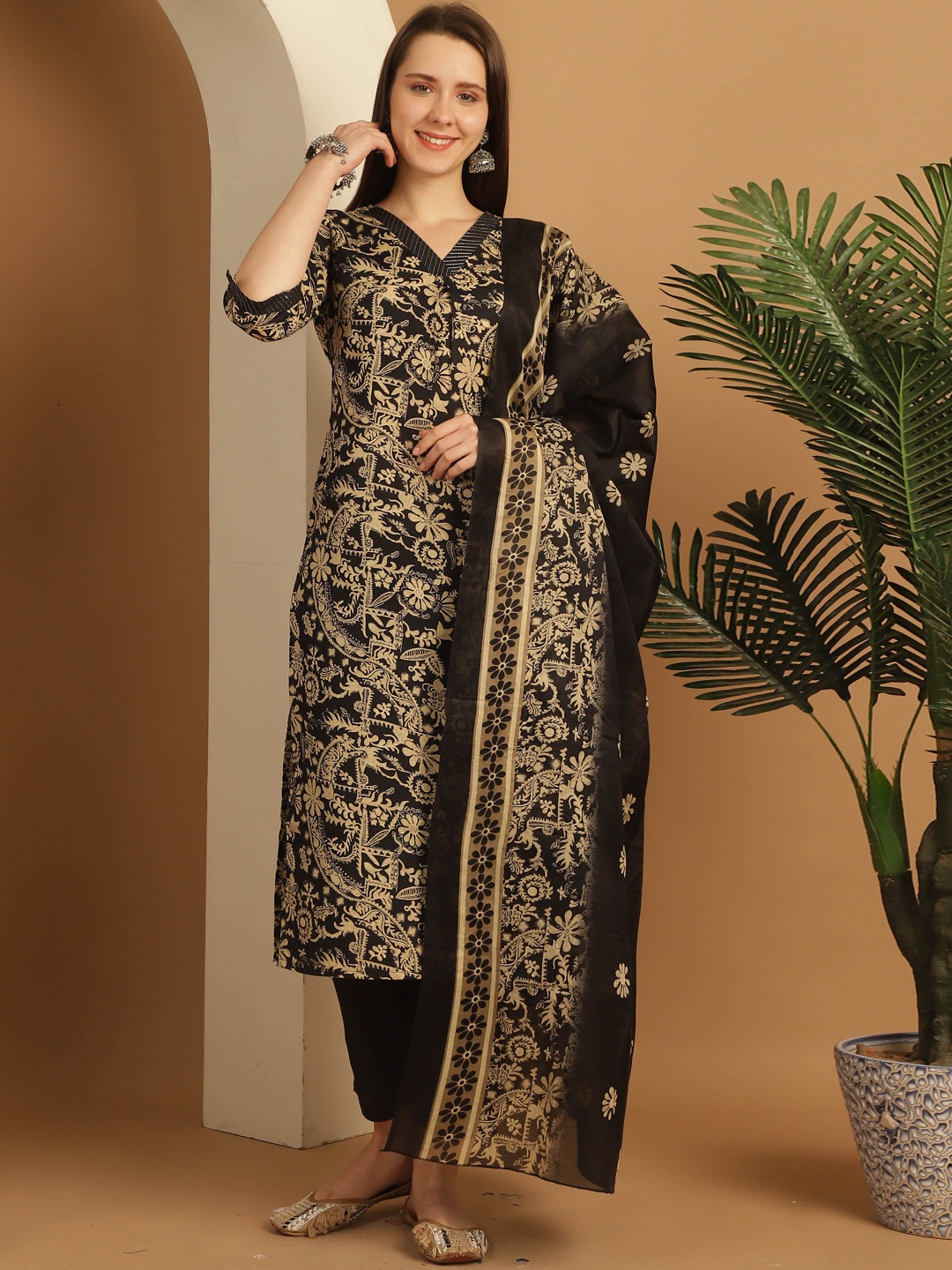 

KALINI Floral Printed Regular V Neck Straight Kurta With Trousers & Dupatta, Black