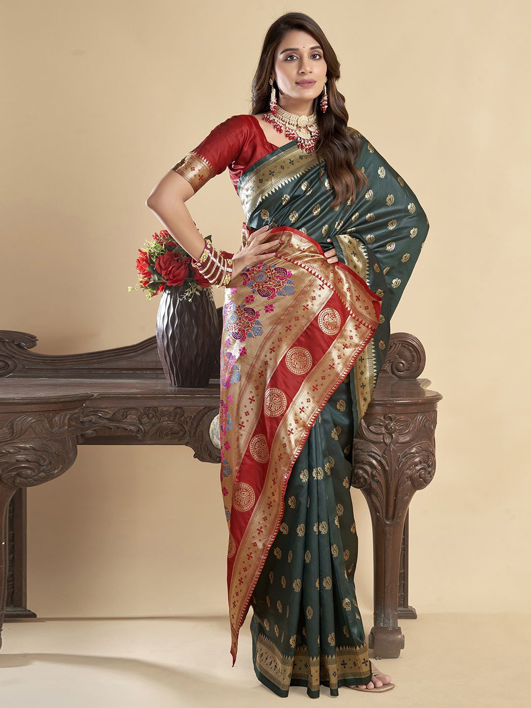 

KALINI Woven Design Zari Banarasi Saree, Green