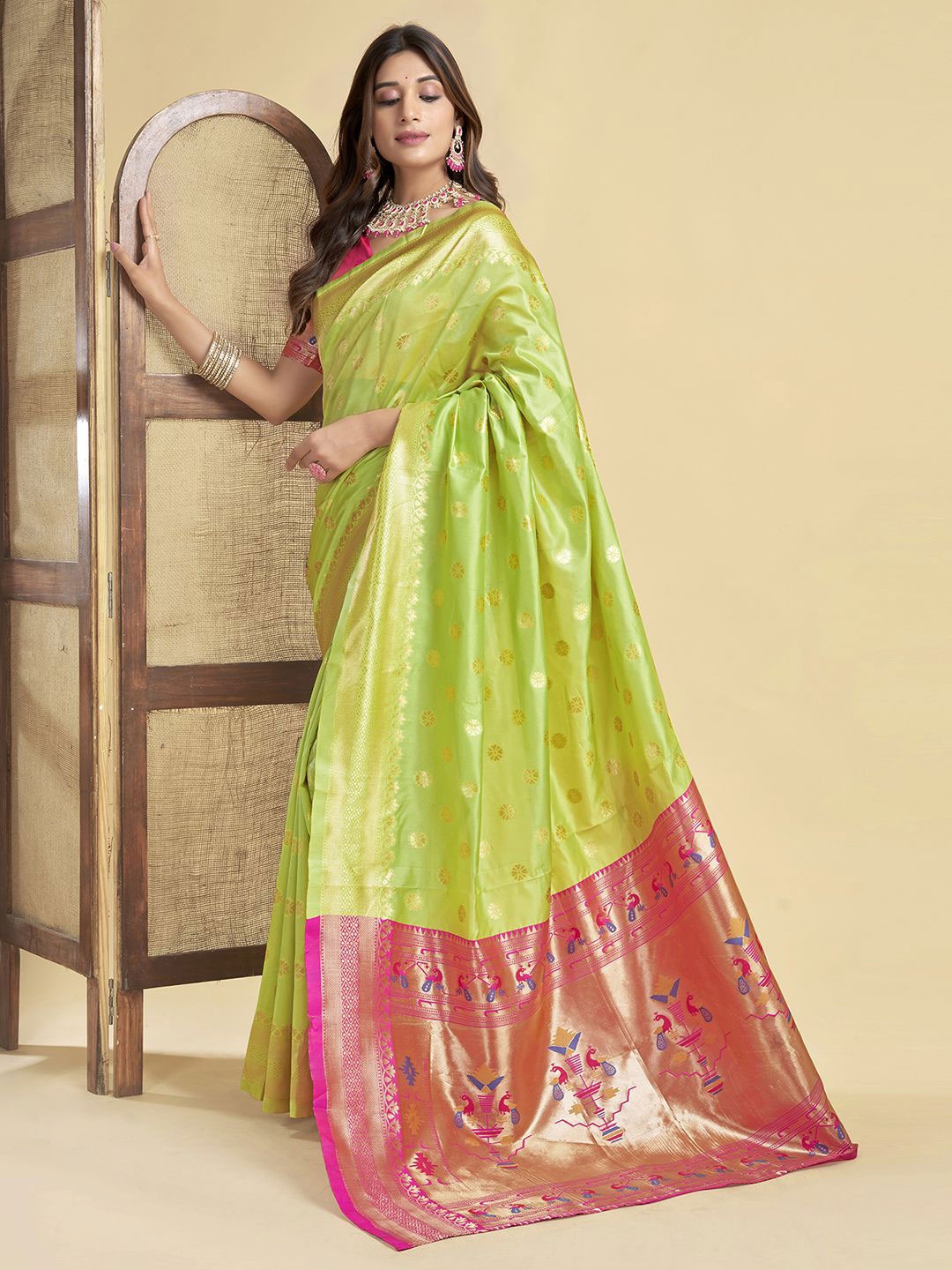 

KALINI Ethnic Motif Zari Woven Banarasi Saree, Green