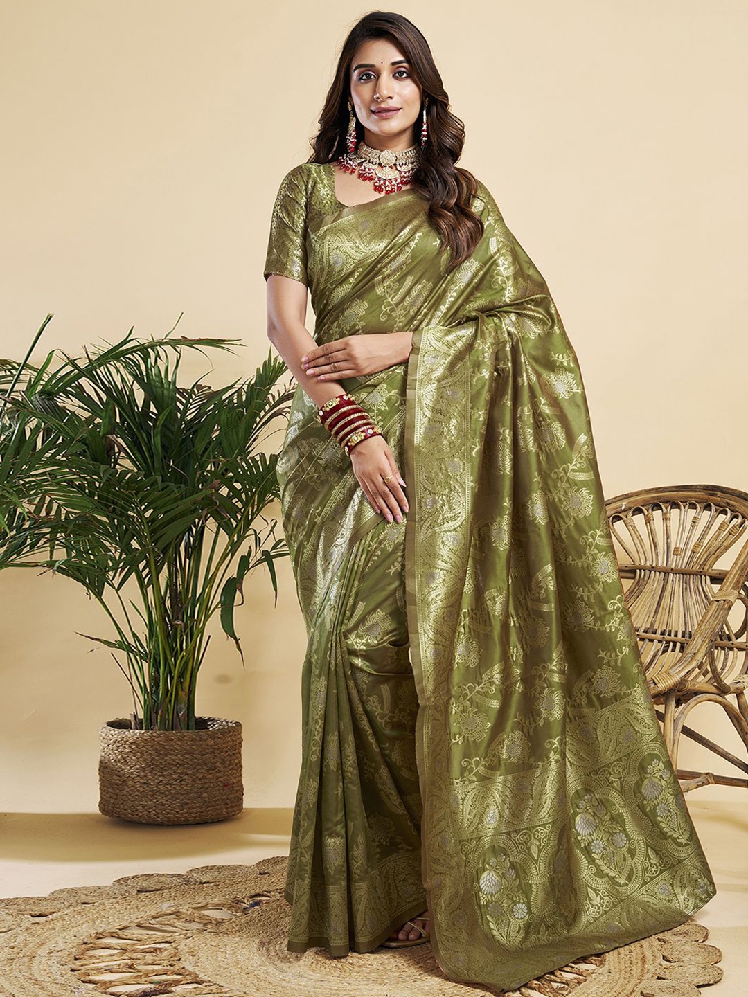 

KALINI Ethnic Motif Zari Woven Banarasi Saree, Green