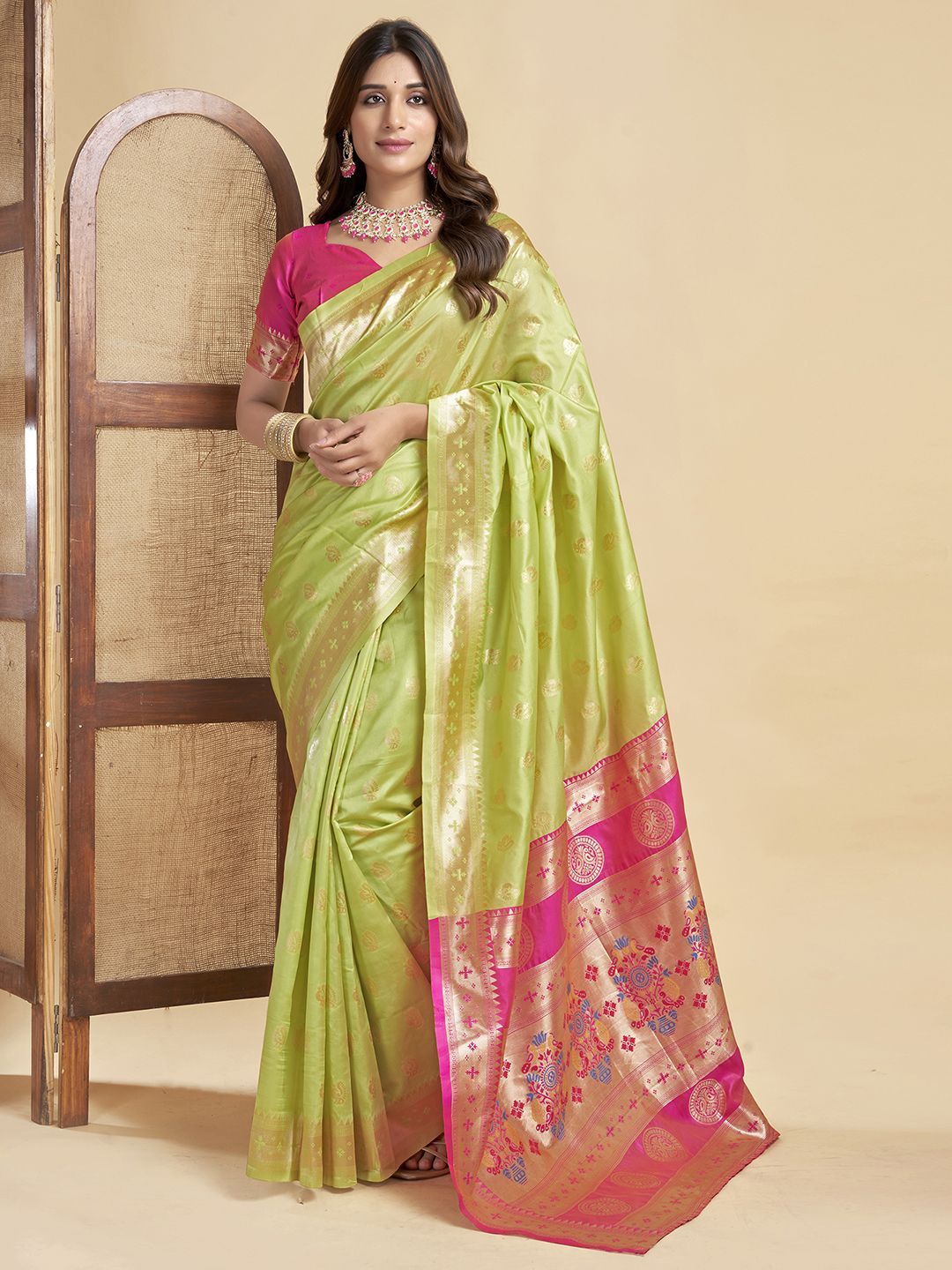 

KALINI Ethnic Motif Zari Woven Banarasi Saree, Green