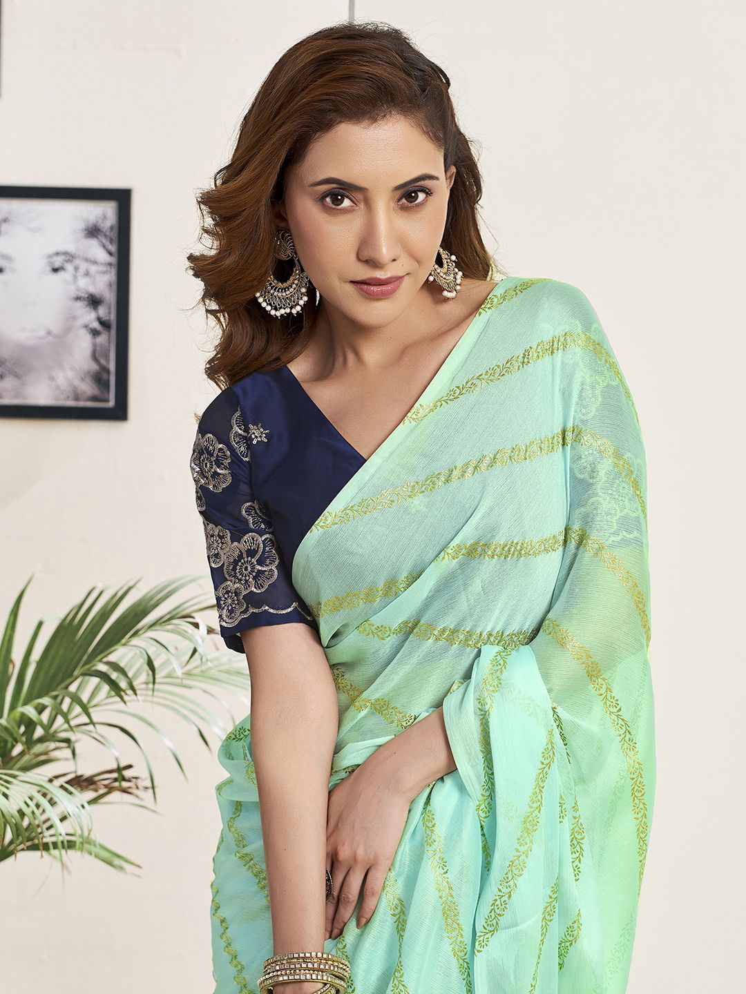 

KALINI Embroidered Ethnic Motifs Pure Chiffon Saree, Green