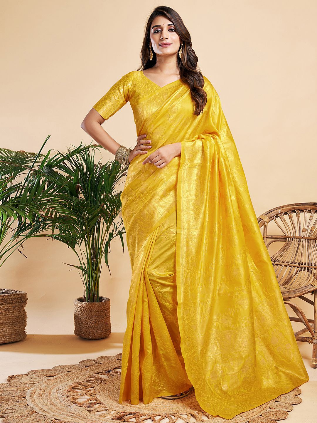 

KALINI Ethnic Motif Woven Design Banarasi Saree, Yellow