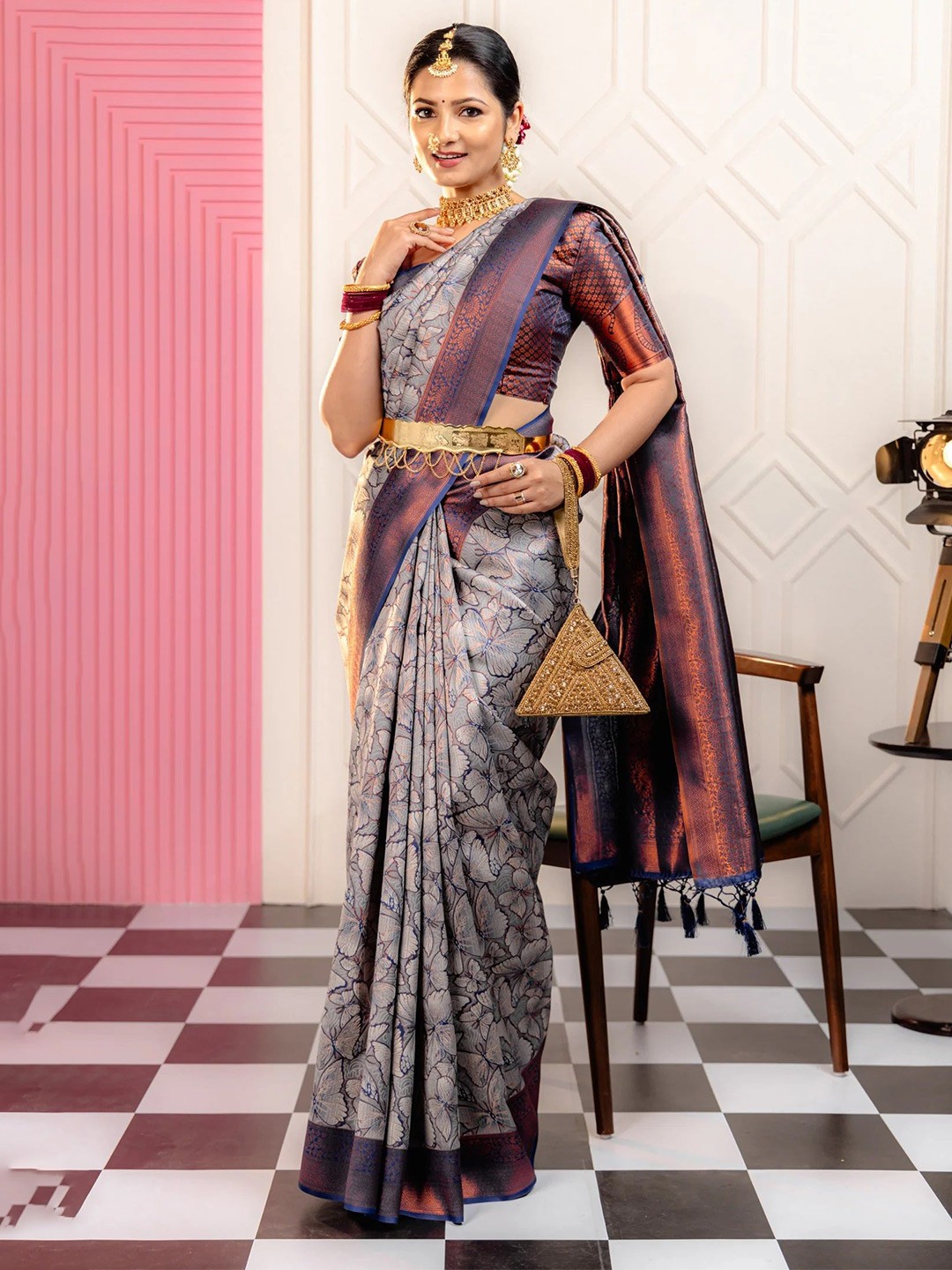 

Lyunica Ethnic Motif Zari Woven Tassel Design Kanjeevaram Saree, Grey