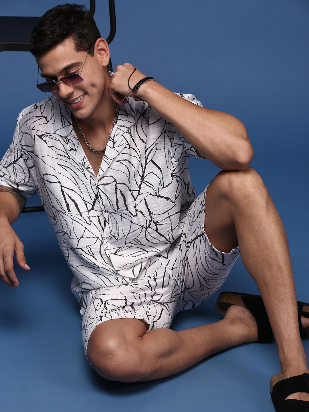 

SHOWOFF Printed Cuban Collar Shirt With Shorts, White