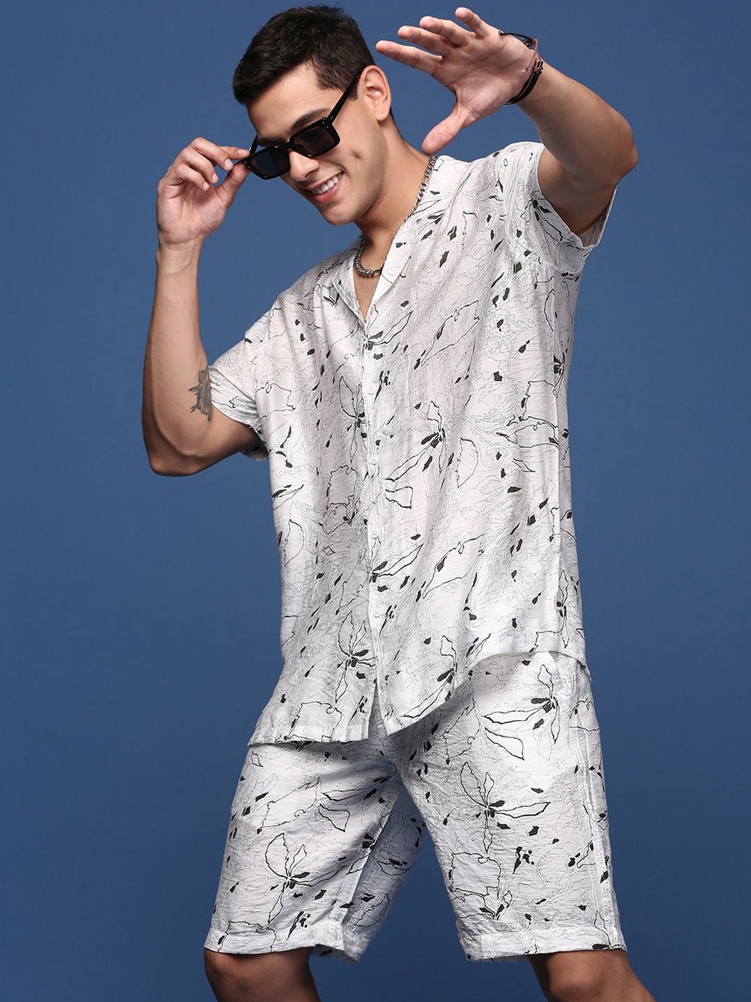 

SHOWOFF Floral Printed Cuban Collar Relaxed Fit Shirt With Shorts, White