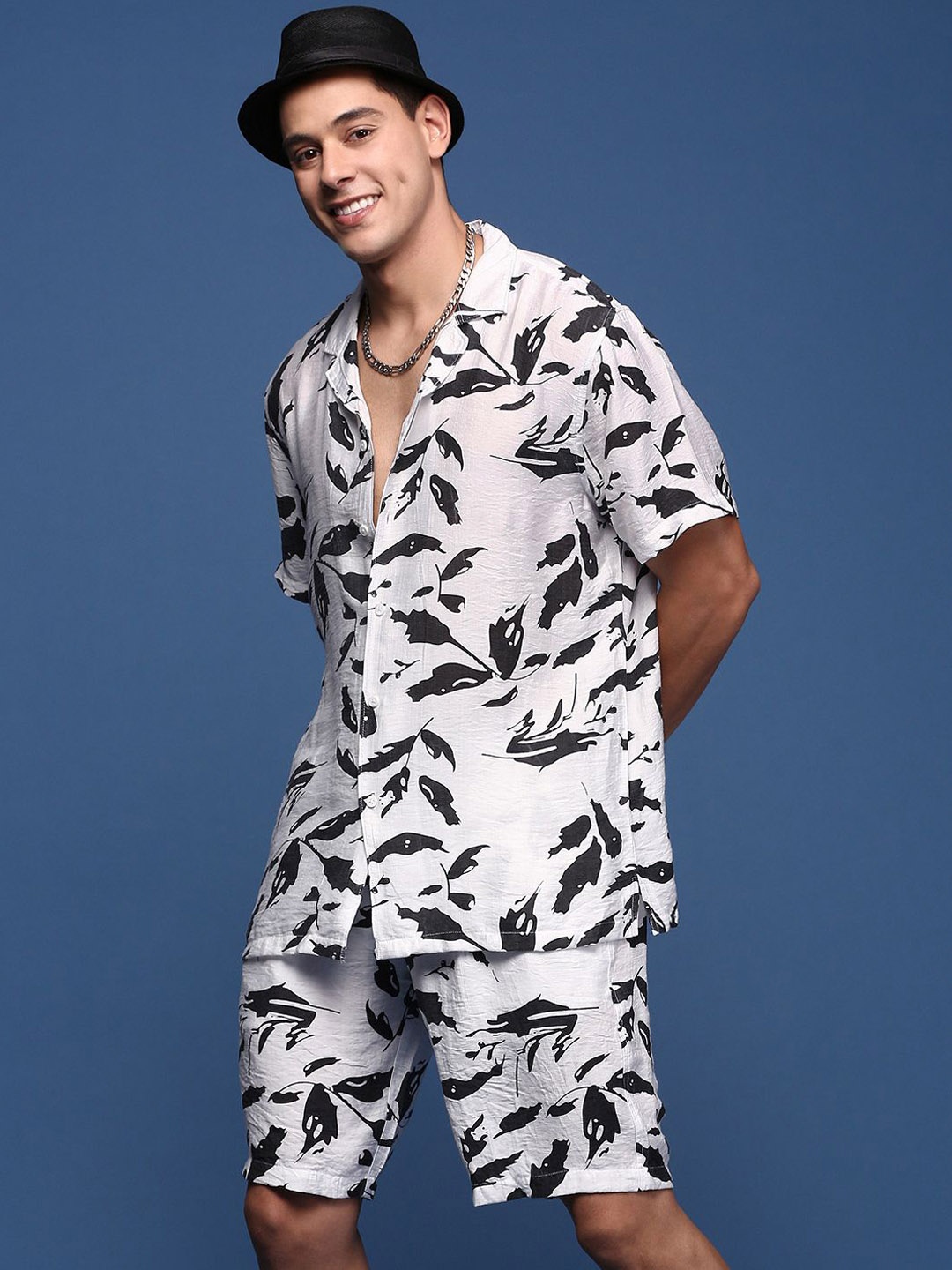 

SHOWOFF Floral Printed Cuban Collar Shirt & Shorts, White