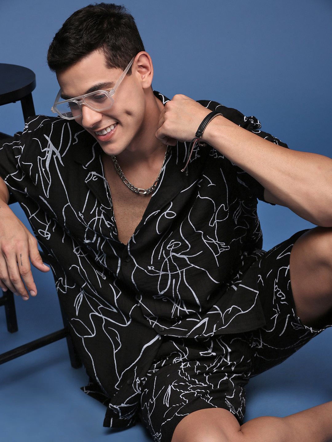 

SHOWOFF Abstract Printed Cuban Collar Shirt With Shorts, Black