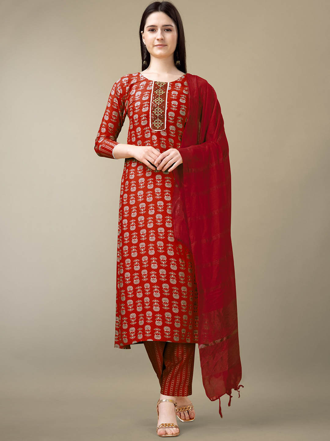 

Rujave Floral Printed Round Neck Cotton Straight Kurta With Trousers & Duppatta, Maroon