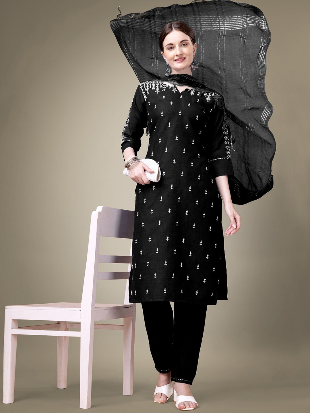 

Rujave Embroidered Straight Kurta With Trousers & Dupatta Set, Black