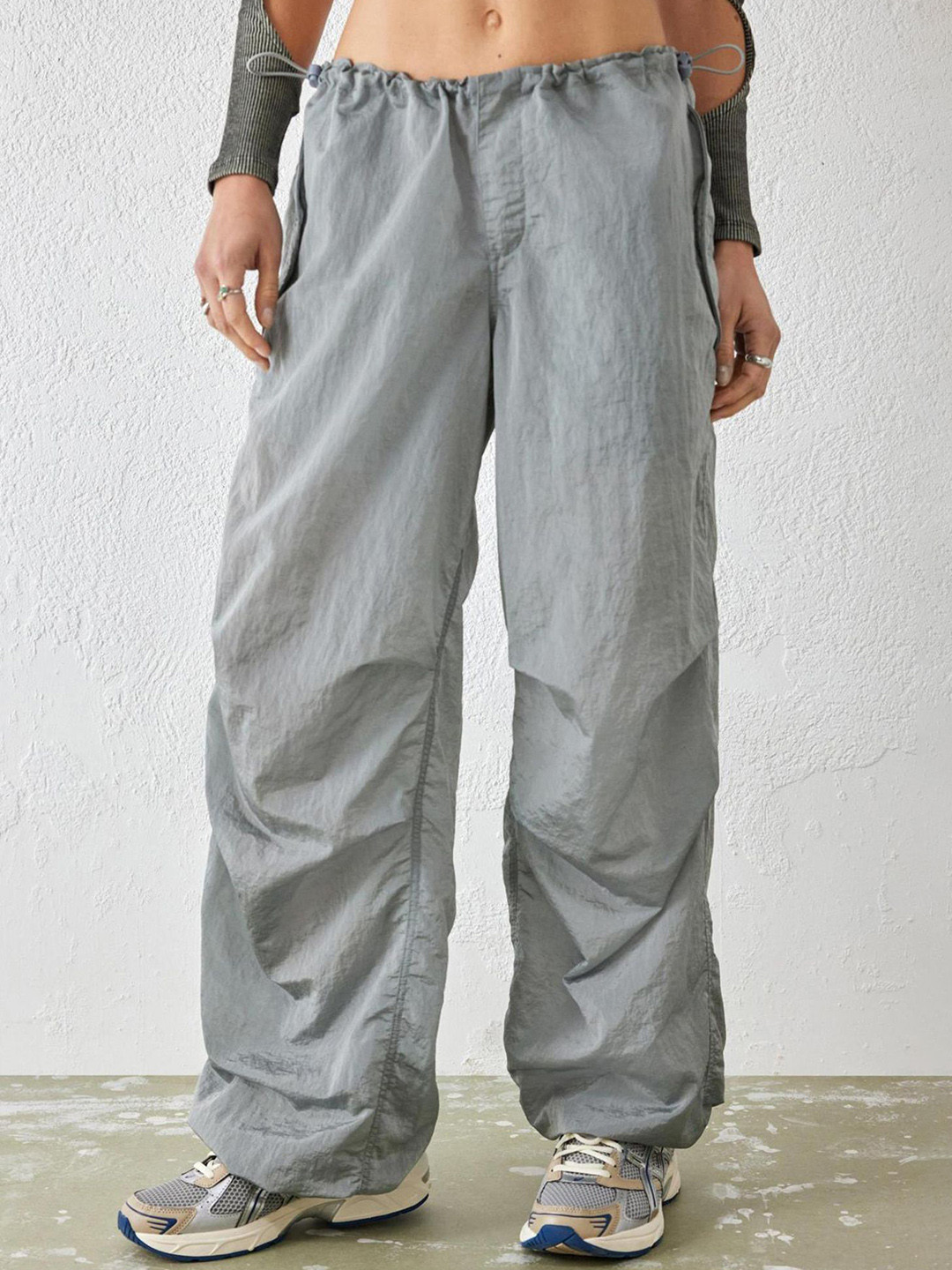 

LULU & SKY Women Loose Fit Trousers, Grey