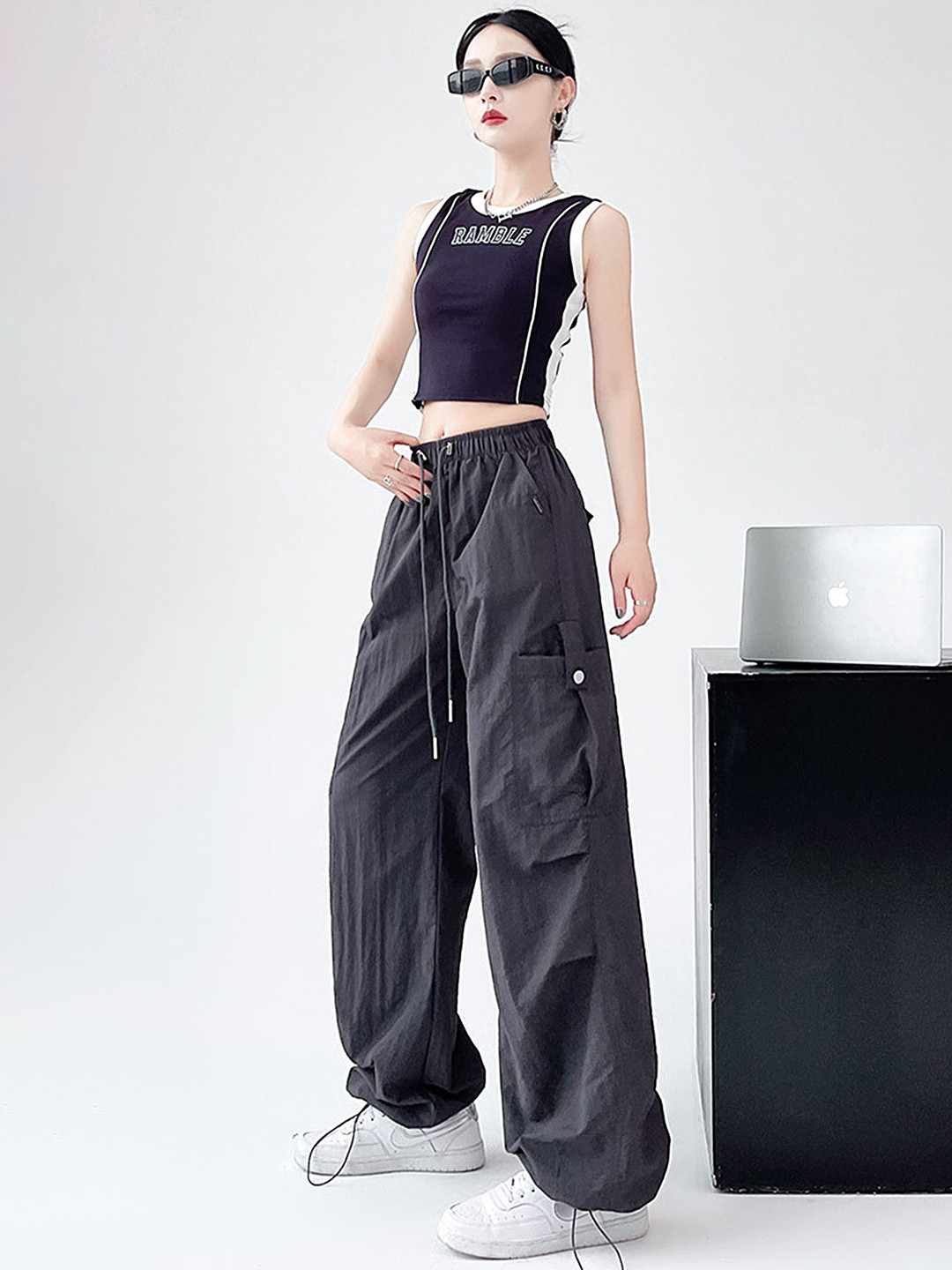 

LULU & SKY Women Cargos High-Rise Trousers, Grey
