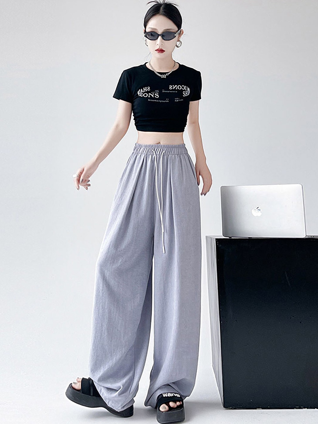

LULU & SKY Women High-Rise Parallel Trousers, Purple