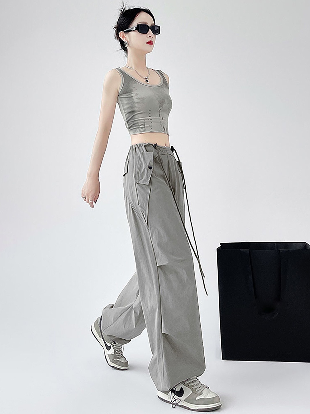 

LULU & SKY Women Straight Fit High-Rise Trousers, Grey