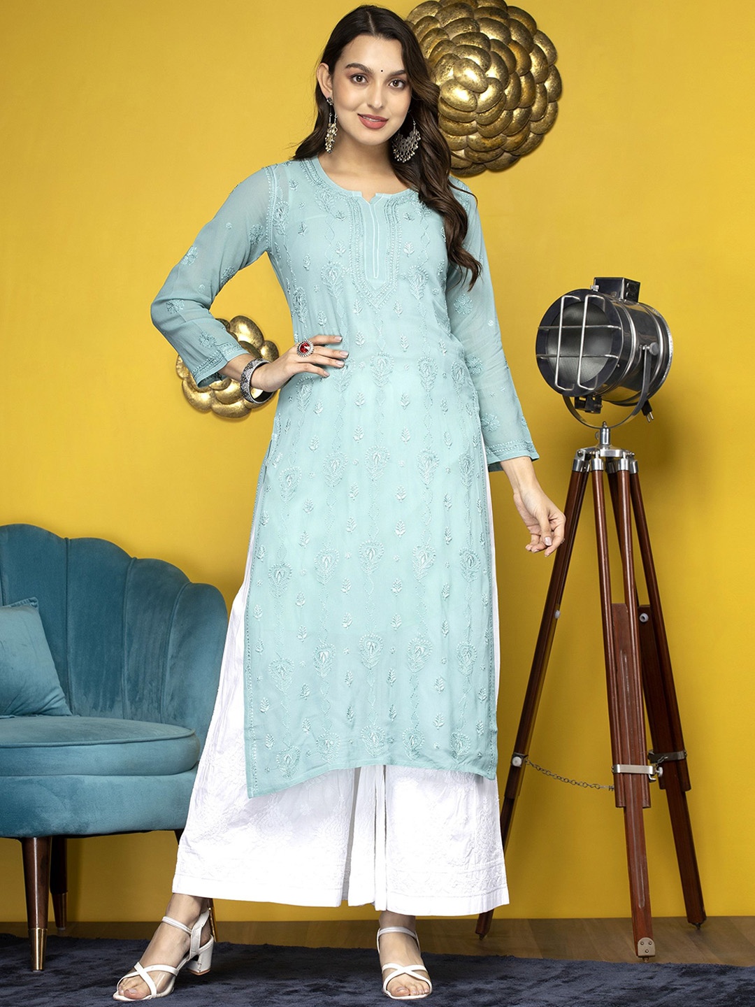 

PARAMOUNT CHIKAN Women Embroidered Lucknowi Chikankari Viscose Kurta, Green