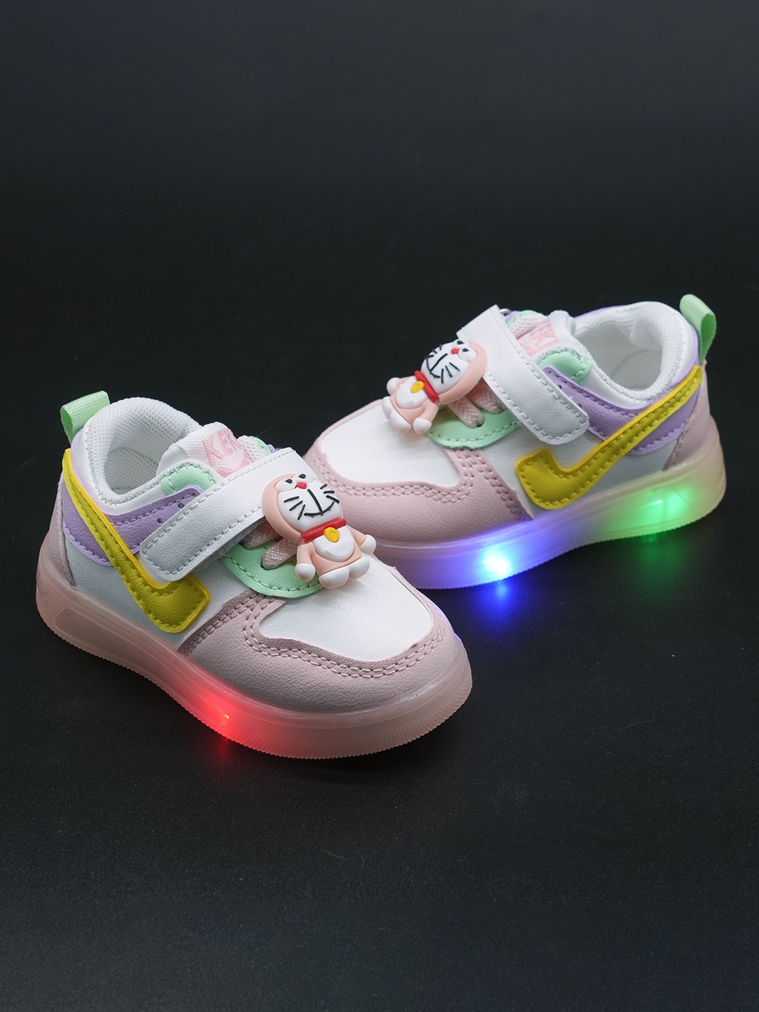 

BAESD Kids Colourblocked Round Toe Comfort Insole LED Sneakers, Pink