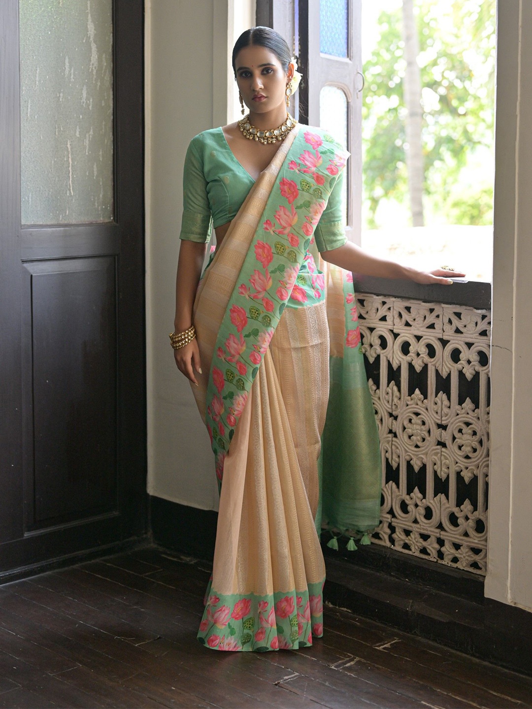

Kandora Woven Design Pure Silk Banarasi Saree, Cream