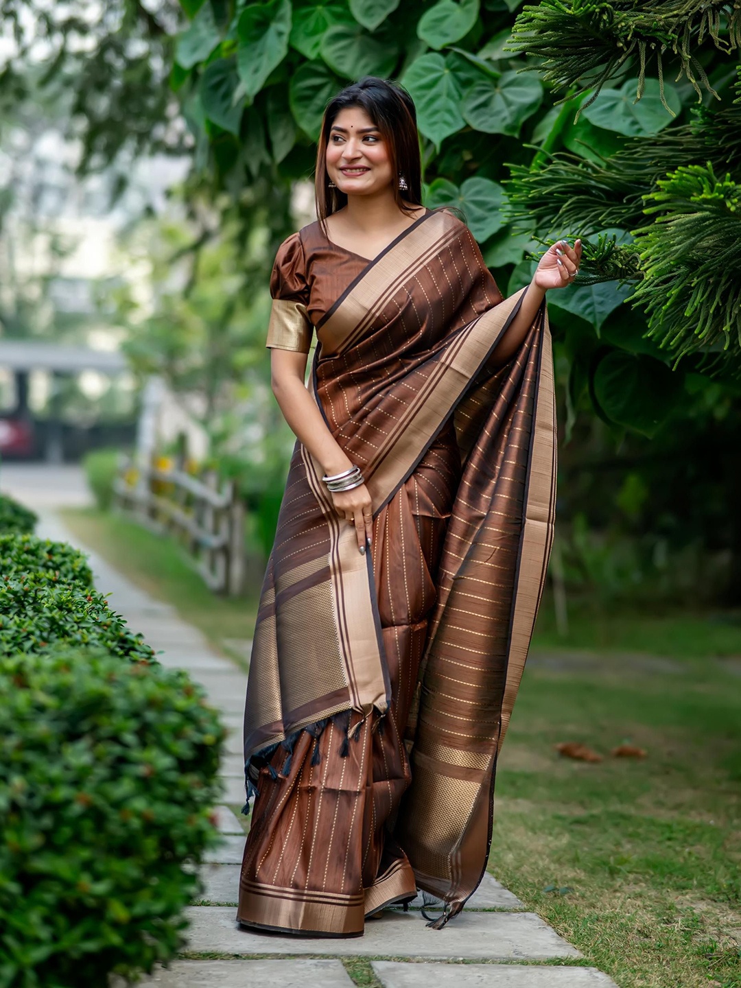 

Kandora Striped design Zari Woven Pure Silk Saree, Brown
