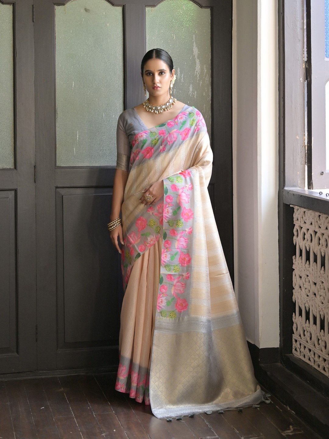 

Kandora Woven Design Zari Pure Silk Banarasi Saree, Grey