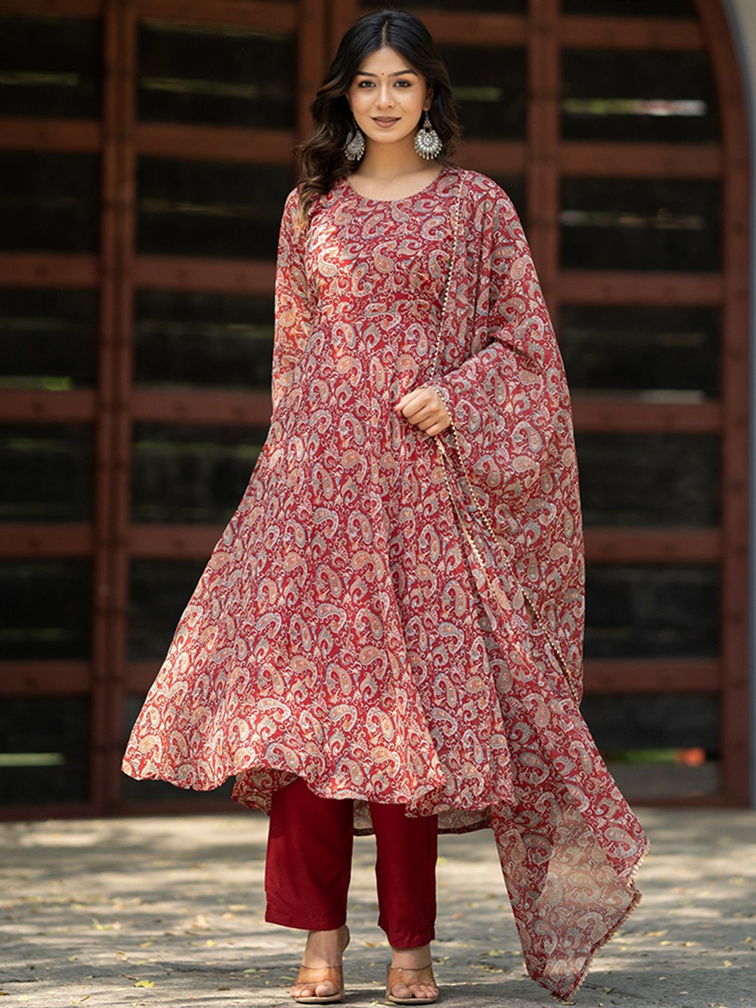 

ASPORA Paisley Printed Gotta Patti Anarkali Kurta with Trousers & Dupatta, Maroon