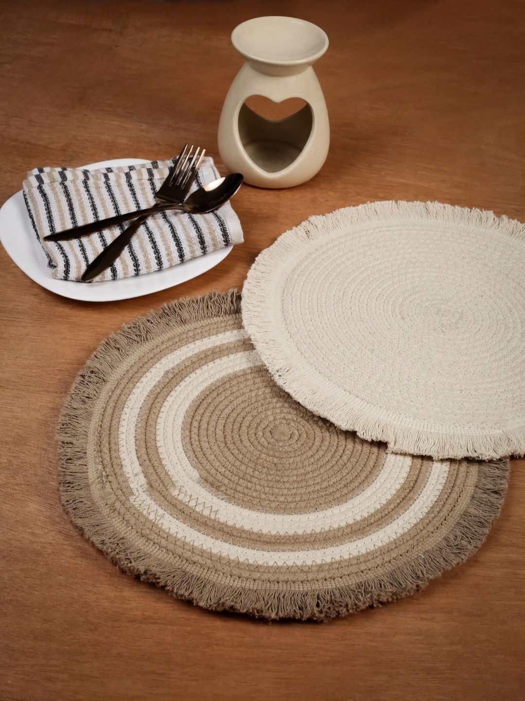 

ANWYN Coffee Brown & Beige 2 Pieces Jute Table Placemats