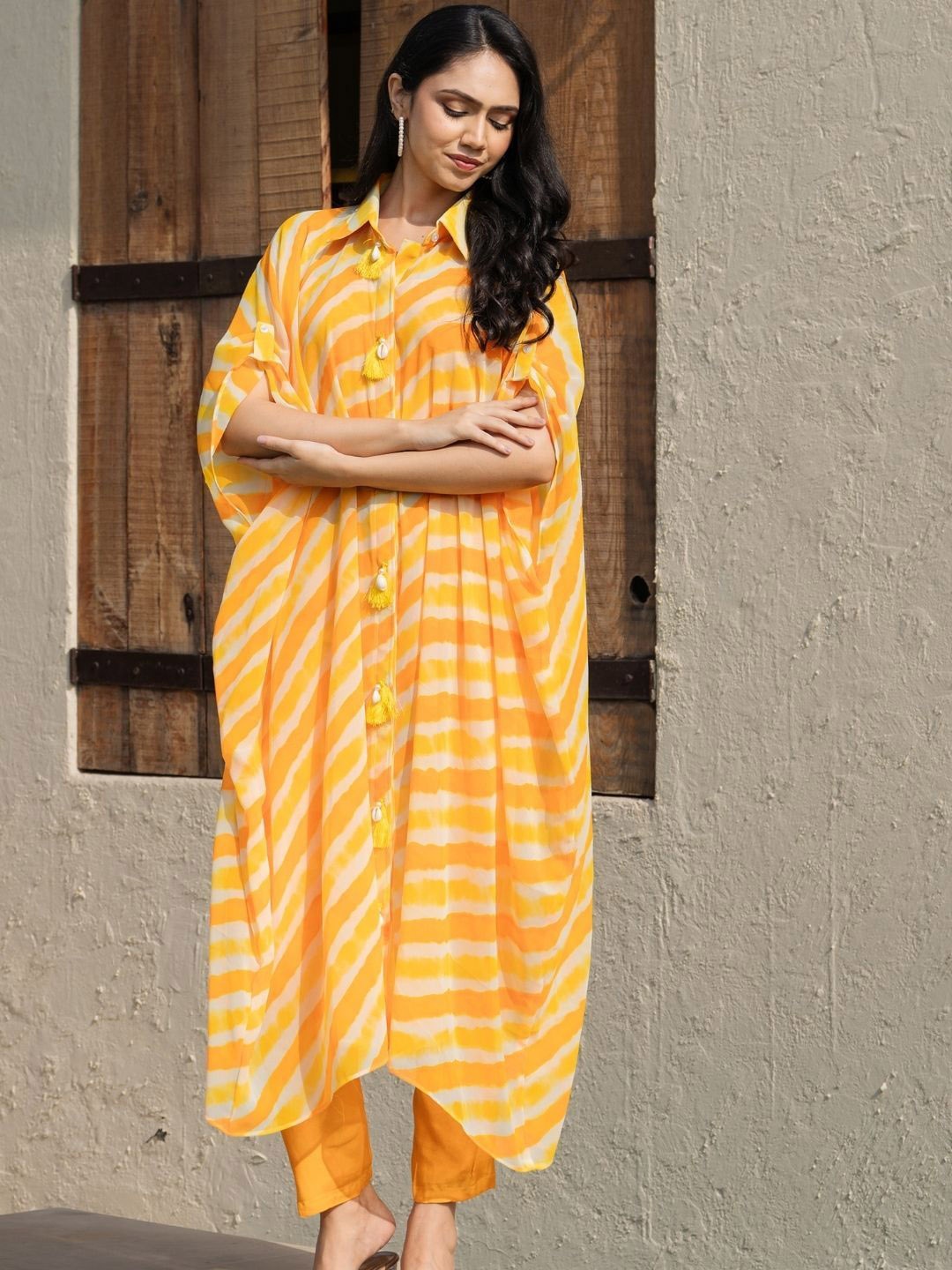 

HOUSE OF JAMOTI Leheriya Printed Shirt Collar Tunic & Trouser, Yellow