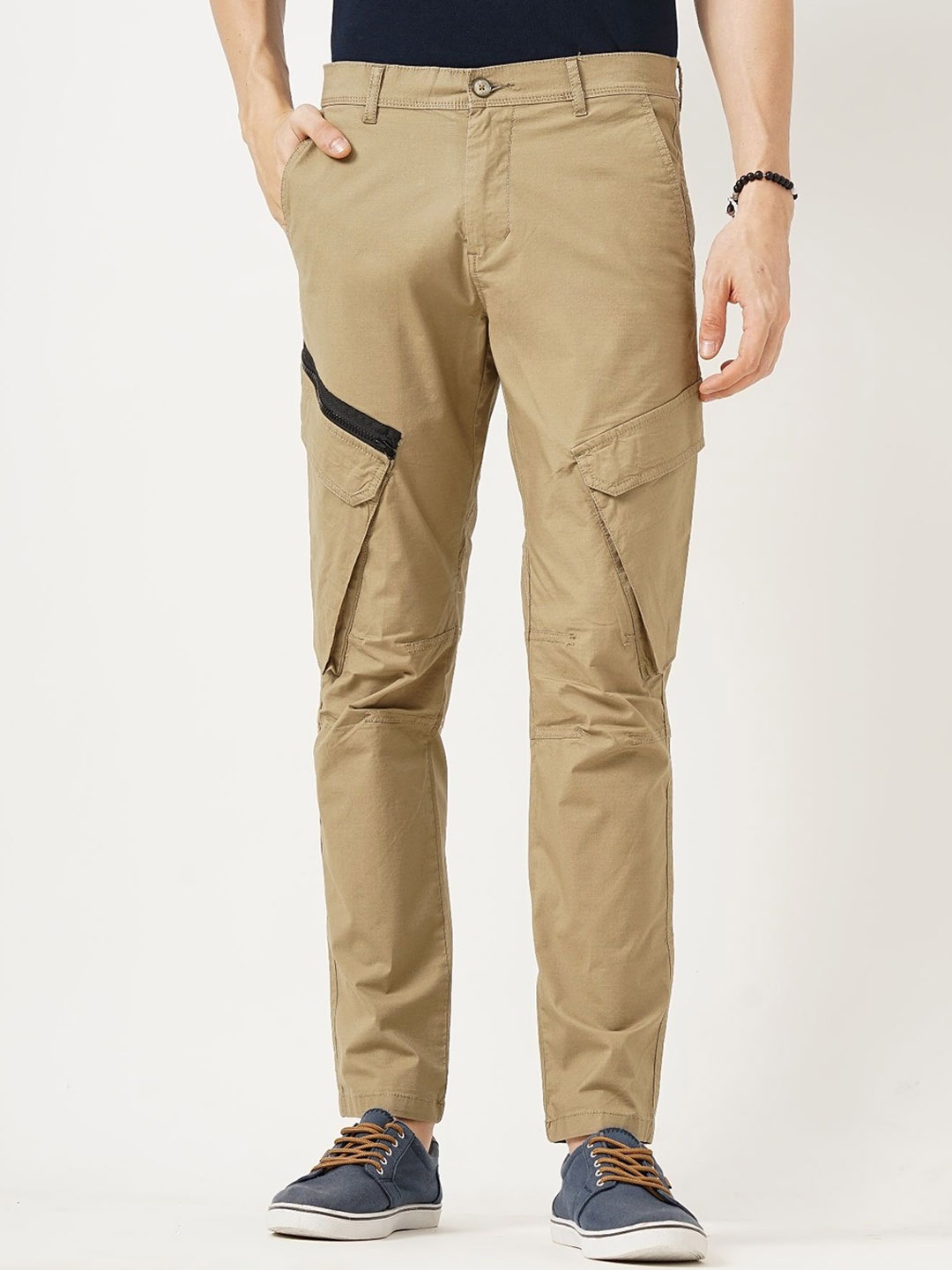 

British Club Men Smart Slim Fit Low-Rise Cargos Trousers, Khaki