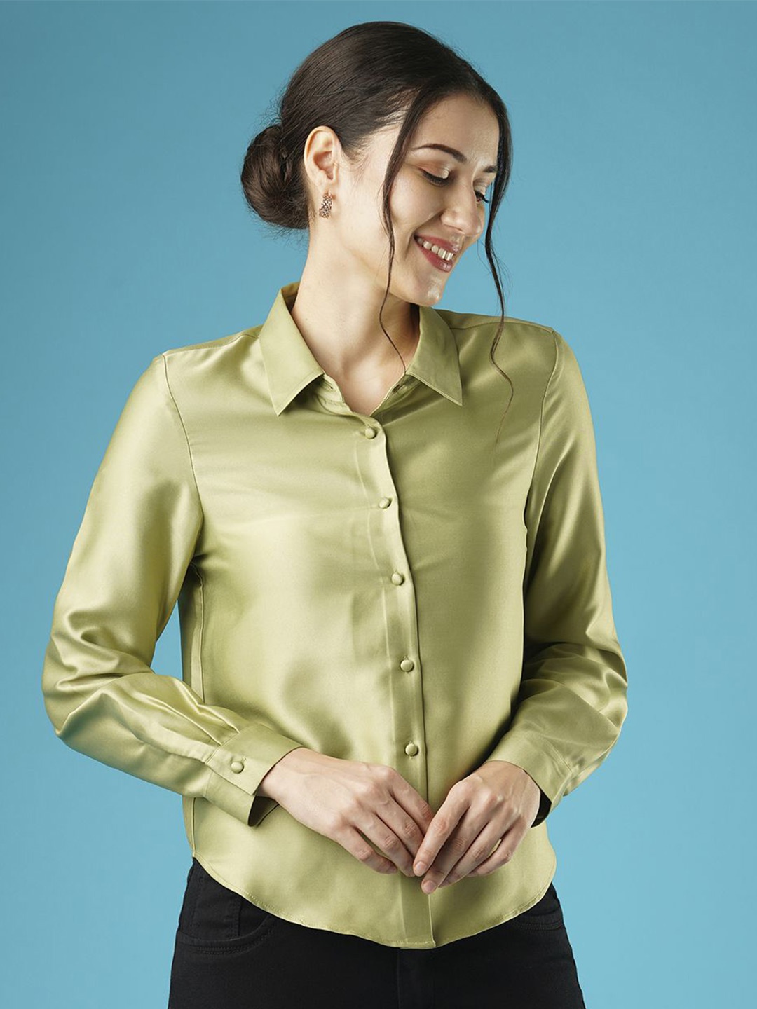 

Globus Cuffed Sleeves Solid Satin Party Shirt, Green