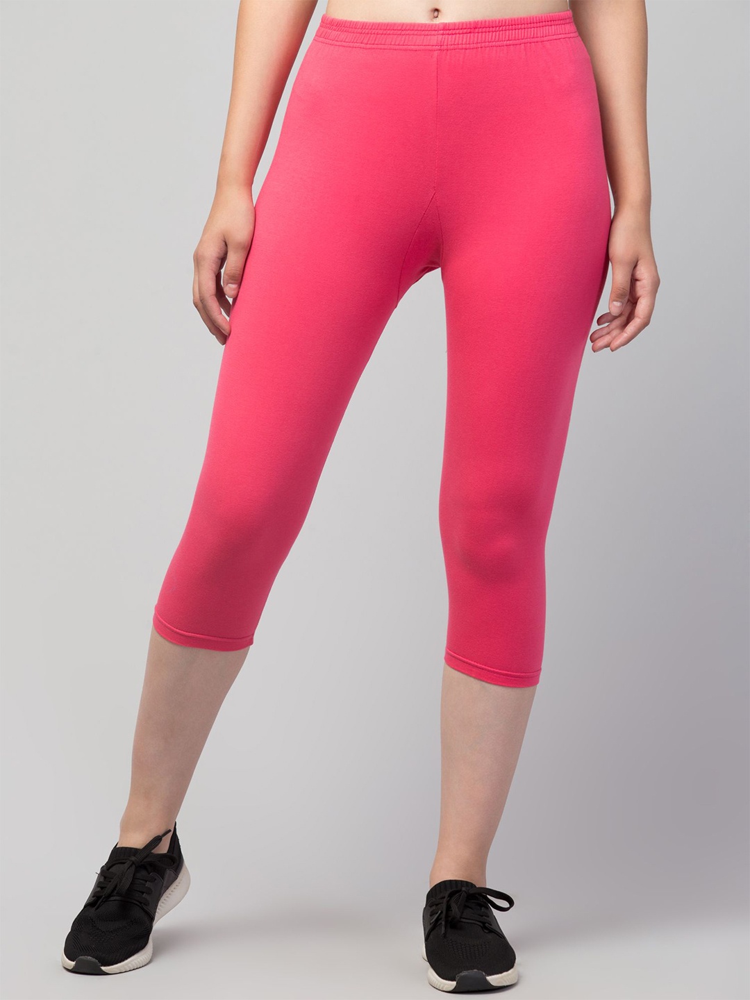 

Apraa & Parma Women Slim Fit Mid Rise Capris, Pink