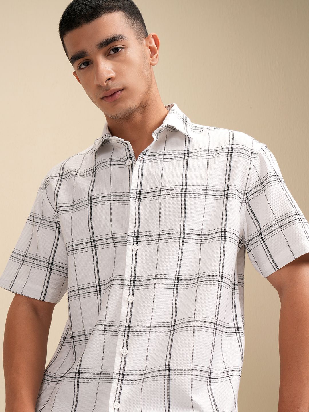 

HIGHLANDER Men Mini Waffle Dobby Textured Checked Relaxed Shirt, White