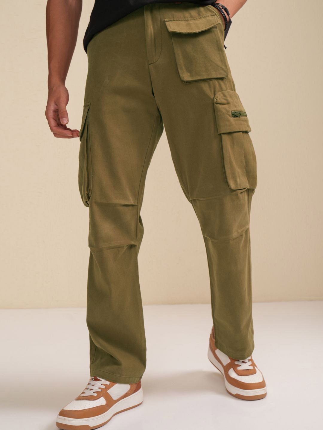 

HIGHLANDER Men Loose Fit Cargo Trousers, Brown