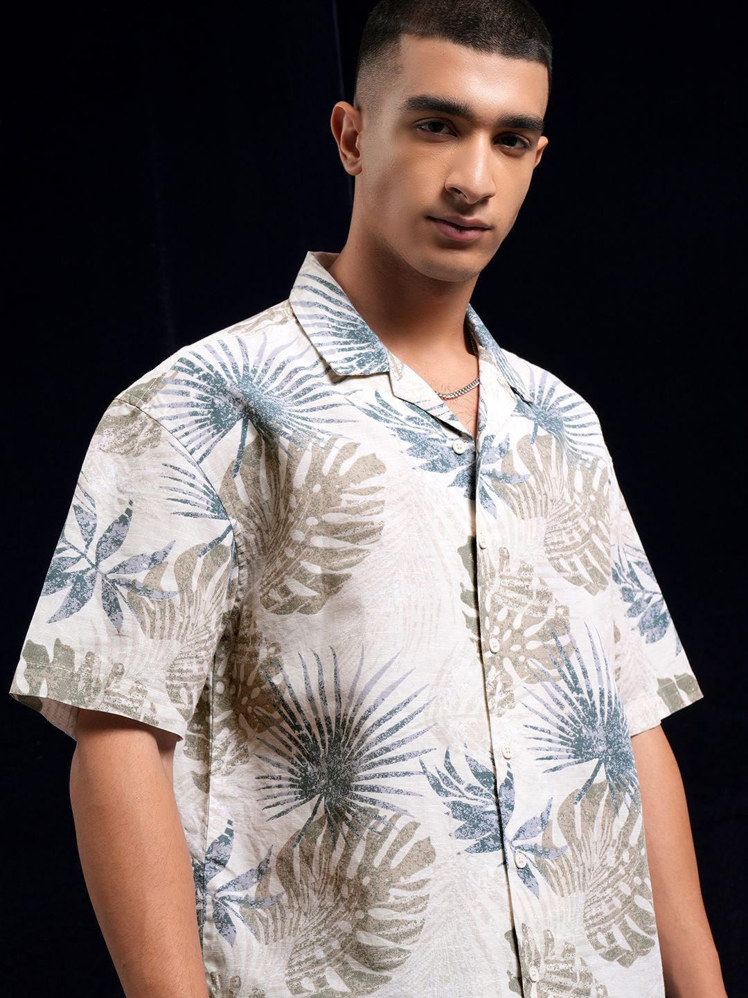 

HIGHLANDER Men Printed Cuban Collar Oversized Shirt, Beige