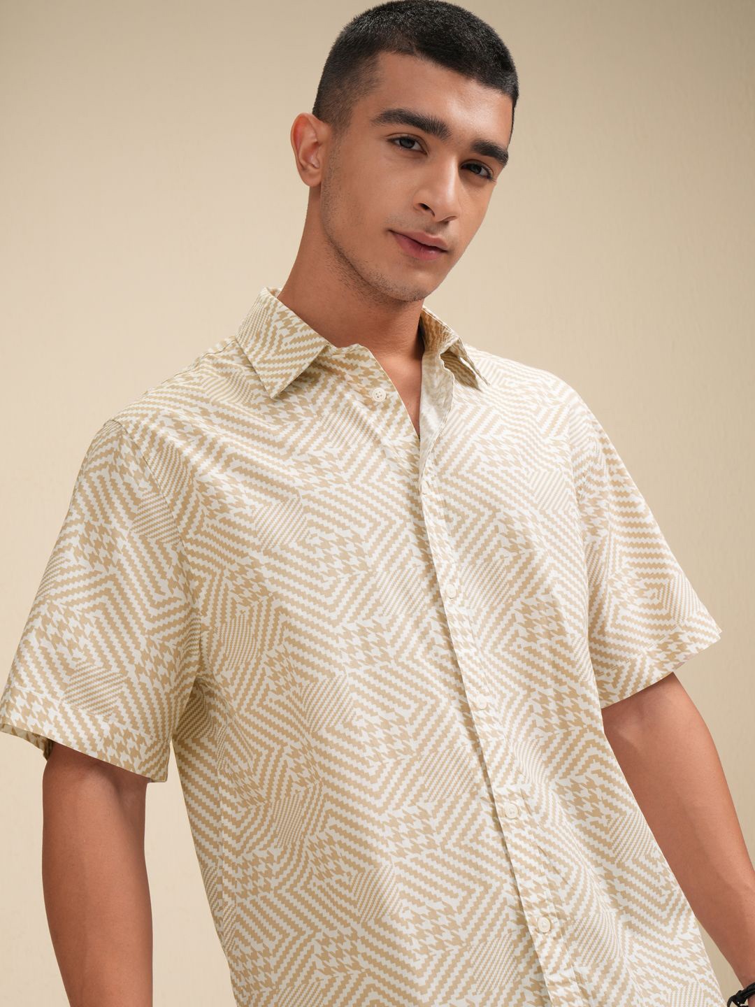 

HIGHLANDER Men Printed Boxy Shirt, Beige