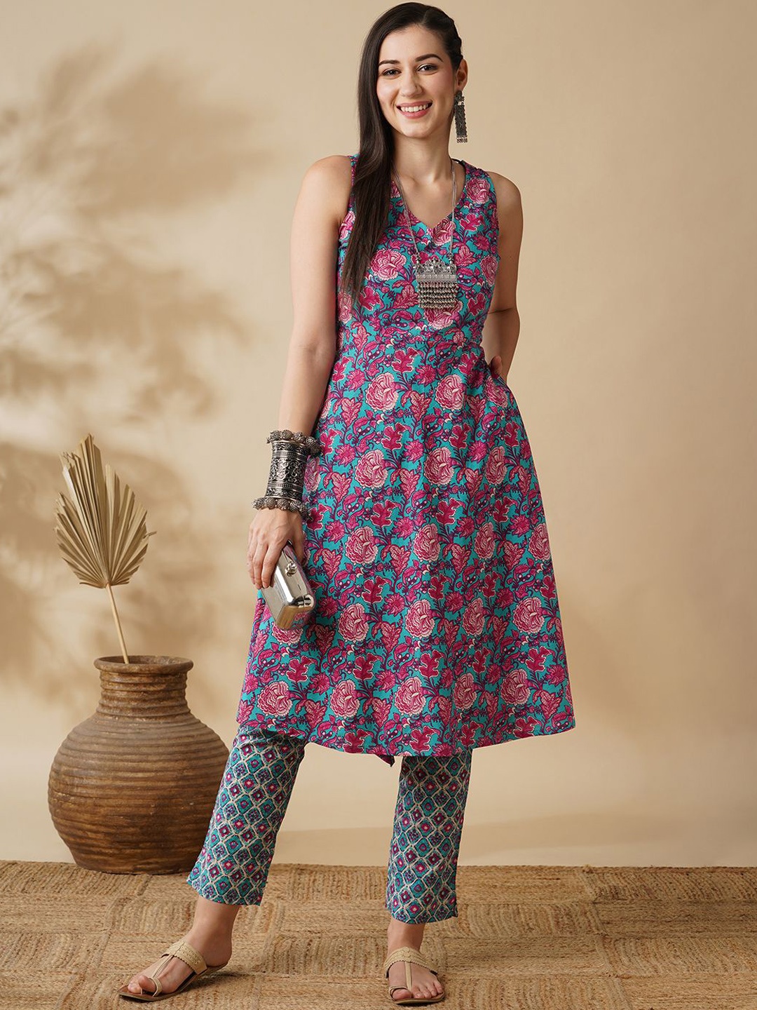 

Globus V-Neck Floral Printed Panelled Pure Cotton A-Line Kurta with Trousers, Turquoise blue