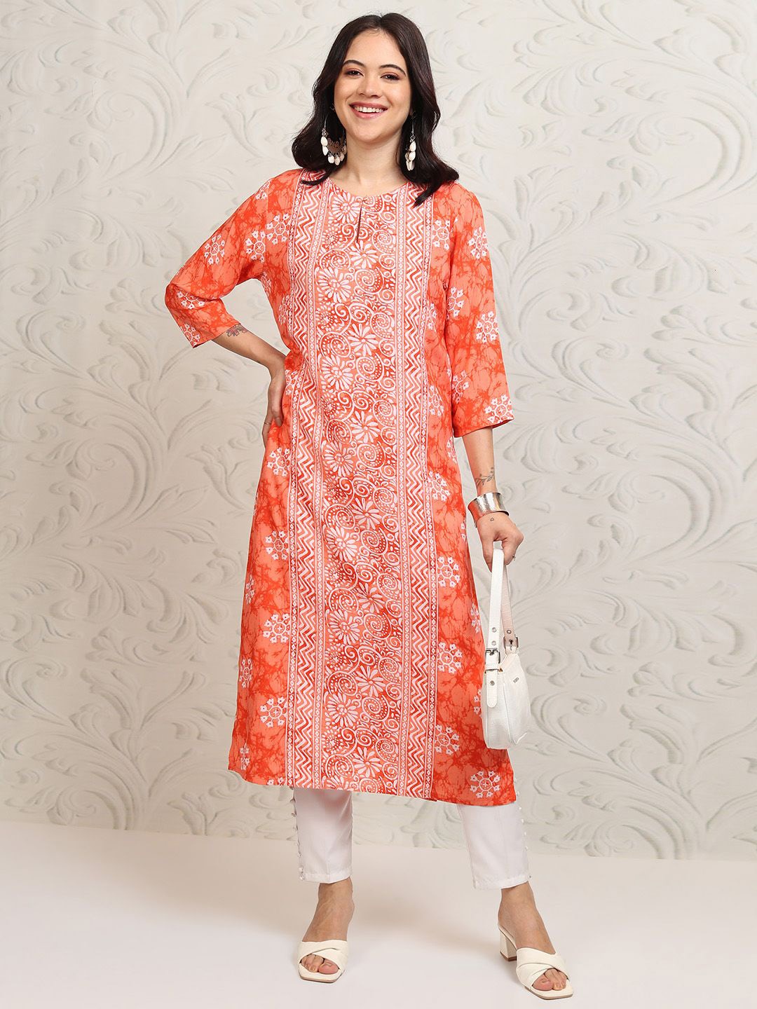 

Vishudh Ethnic Motifs Printed Straight Kurta, Peach